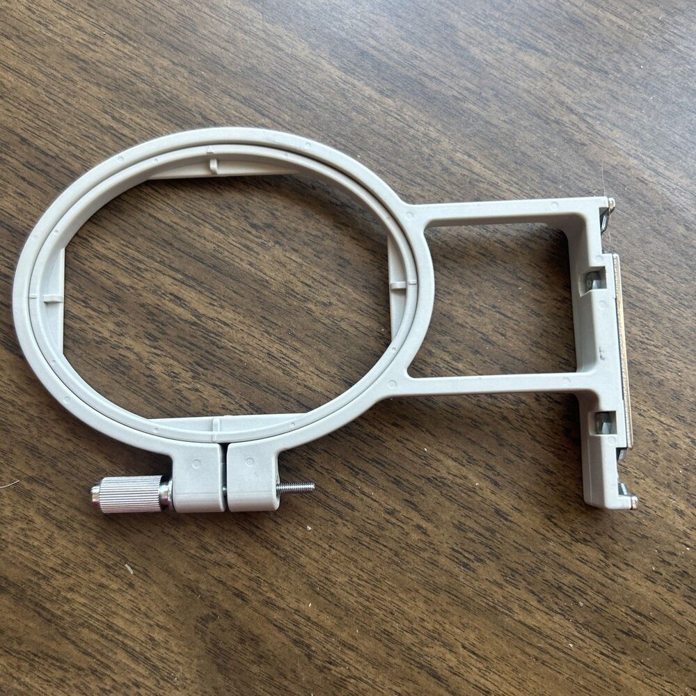 Genuine Brother SA421/SA442 Small Monogram Embroidery Hoop 1"x2.5"